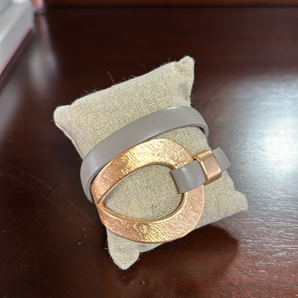 Leather bracelet with gold